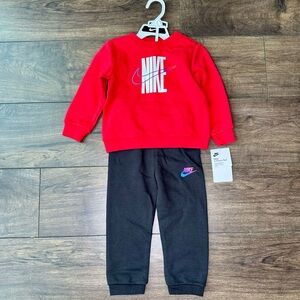 Nike NWT Kids' Fleece Pullover Sweatshirt & Joggers Set - Size: 24 Months
